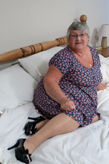 Fat Granny With Eyeglasses Libby Strips Naked And Fucks A Sex Toy