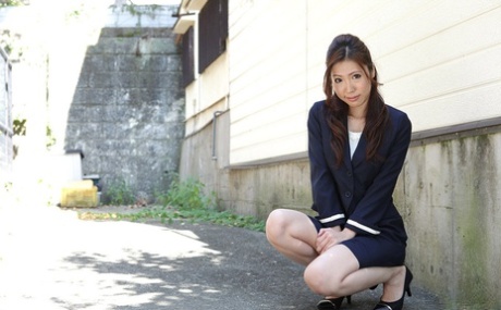 While being fucked by a colleague, Kaori Buki, a Japanese businesswoman, releases her muscles in an effort to control the situation.