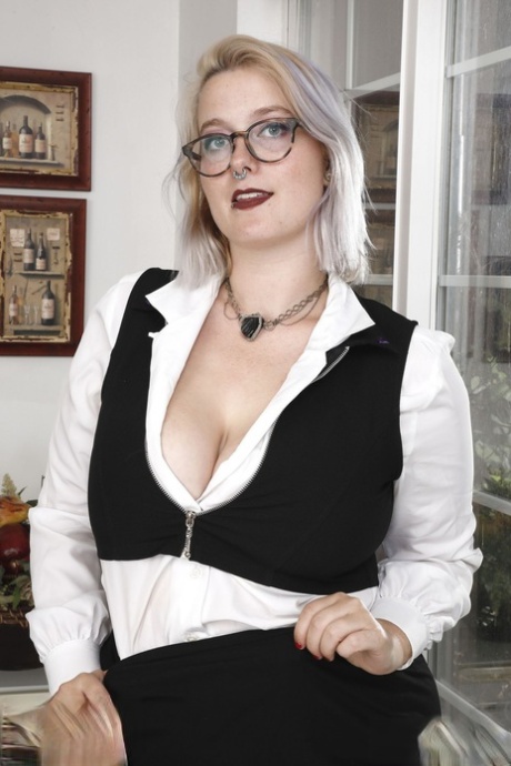 Chibby-nerdy, sexy blonde Nyx Night shows off her curveS and has a hairy vagina.