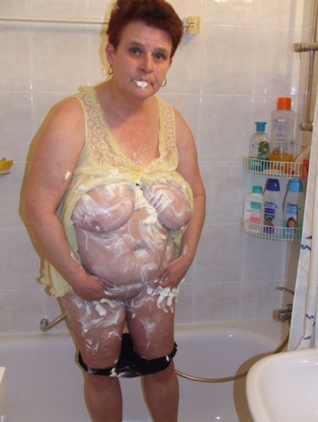 Chubby woman: Ingeborg, who is also a boner in the house at the time, loves to play with her saggy breasts in the bathroom.