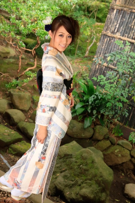 The petite Asian goddess Aoi Mizuno enjoying an outdoor threesome in a delightful setting.
