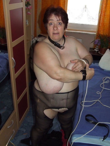 Short-haired BBW Corinna Shows Her Big Tits & Pussy In A Bondage Solo