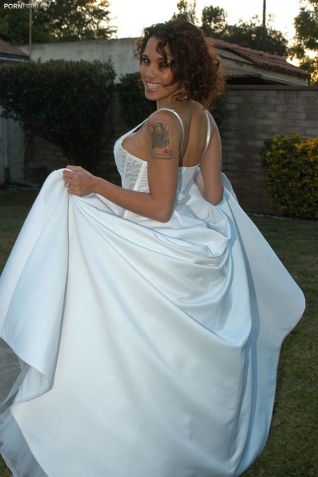 Latina Bride Renae Cruz Hikes Her Wedding Dress To Masturbate On The Lawn
