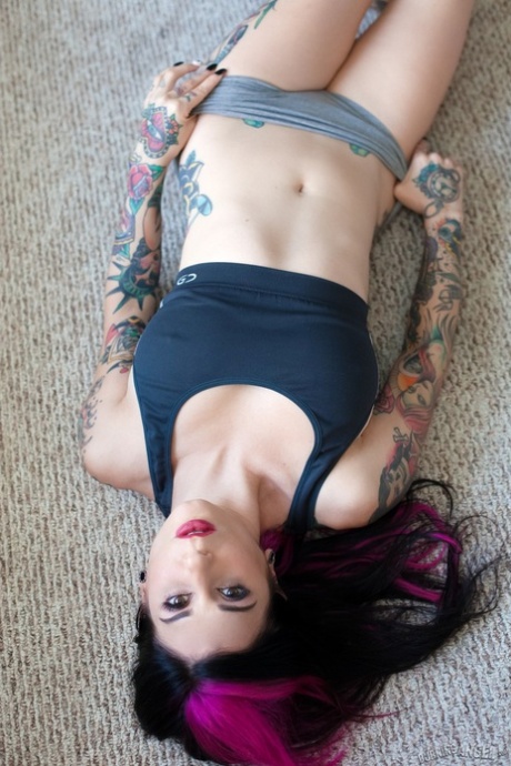 Fit mature tattooed woman will never loose her charm but even make guys cum