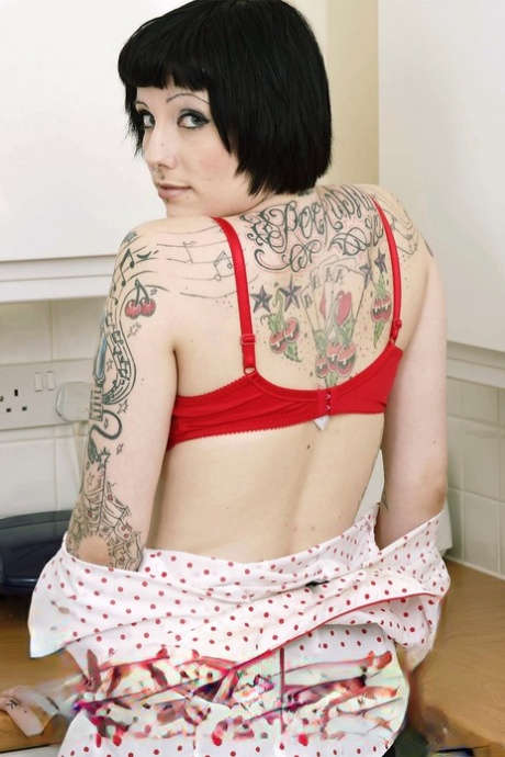 Tall Inked Goth Peels In The Kitchen To Flaunt Her Tats & Pussy On The Counter