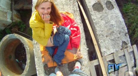 During an audition at the building, Emma, a young girl, experiences a vaginal penetration and performs a doggystyle sexual act on her partner.