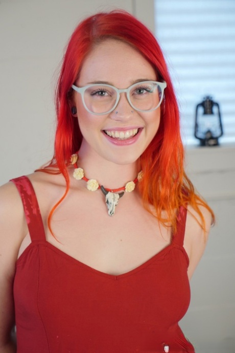 Adorable redhead with glasses Jennavive Marie teases her clit in a solo - PornHugo.net