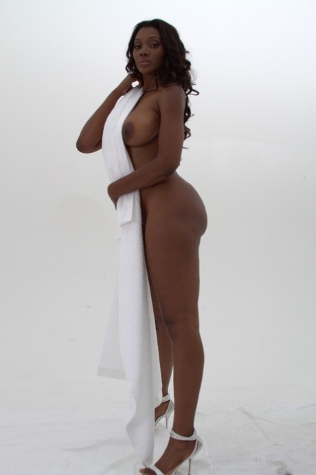 Erotic Ebony Amateurs Imani Rose & Nyomi Banxxx Drench Naked Black Ass In Milk