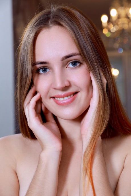 Russian Teen Hailey Losing Her Sexy Leather Dress And Posing Naked