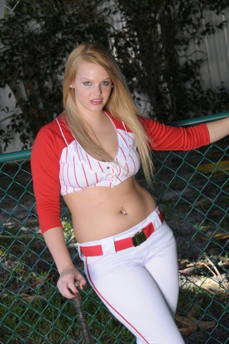 Baseball Player Brianna Dallas Shows Her Yummy Pussy & Her Big Booty All Nude