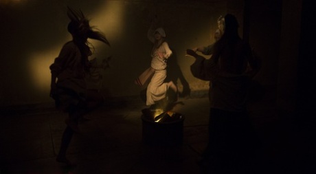 An impressive DP and anal gangbang performance by Moka Mora, the beauty of the peasant girl.
