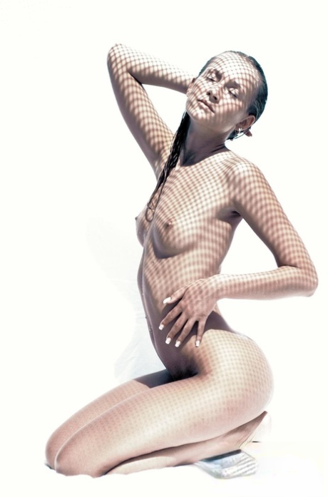A comparison between Erotic Beauty Yanna and other women'