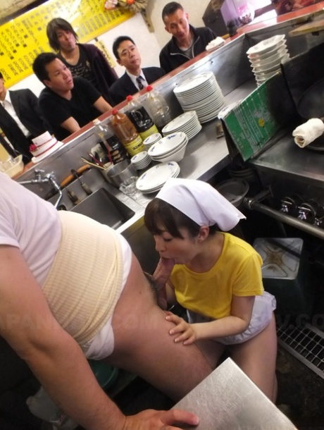 The Japanese waitress Mimi Asuka is frightened by the chefs at the restaurant.