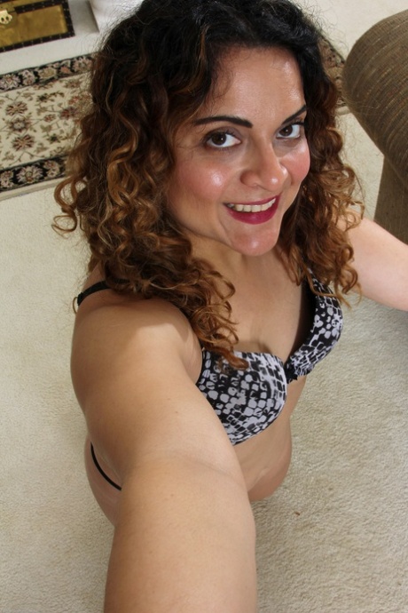 Curly Haired MILF Drew Jones Reveals Her Chubby Body And Toys Her Bushy Twat