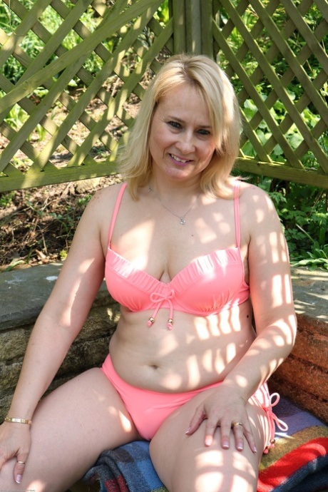 Mature Blonde Michelle F Takes Off Her Bikini & Teases Fully Naked Outdoors