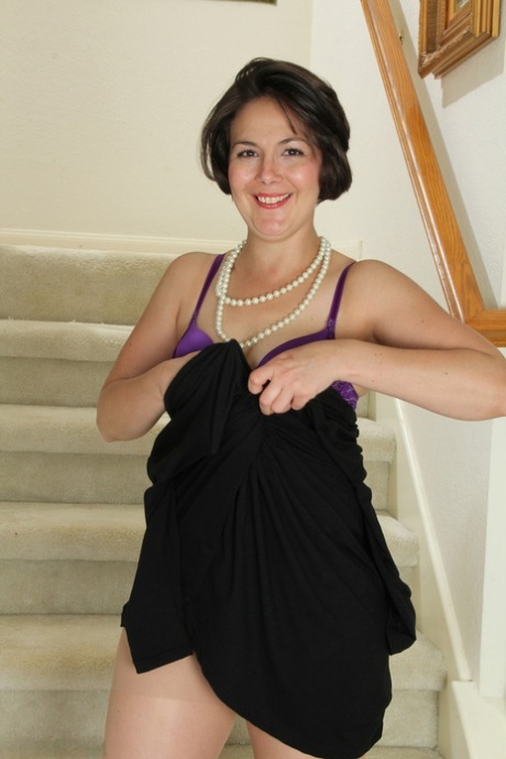 Little Amateur MILF Carlita Johnson Strips & Touches Herself On The Stairs