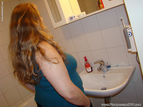 Chubby Amateur Girl Edita Exposes Her Fat Ass And Huge Saggy Tits In A Toilet