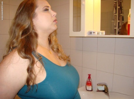 Chubby Amateur Girl Edita Exposes Her Fat Ass And Huge Saggy Tits In A Toilet