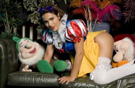Saucy Snow White Valerie Summer Lifts Her Dress Up And Shows Her Beaver