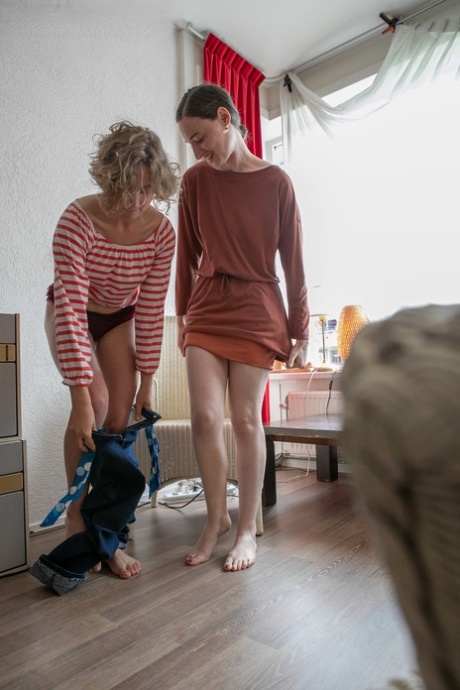 In the house, Manon and Zina B are two young beauties who are dressing up as amateurs.