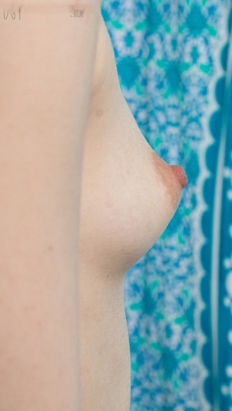 Sweaty Australian brunette Taylor M flaunts her bushiness while naked.