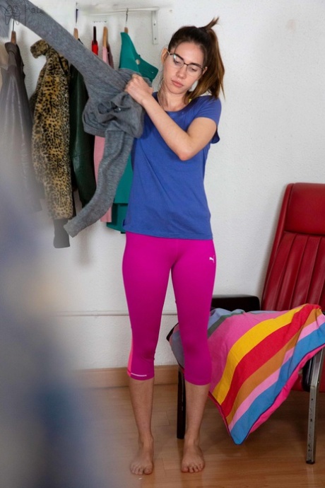 Sweet amateur with small titties Paola G dressing in her running clothes