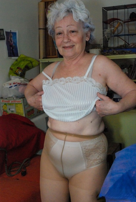 Granny pantyhose porn