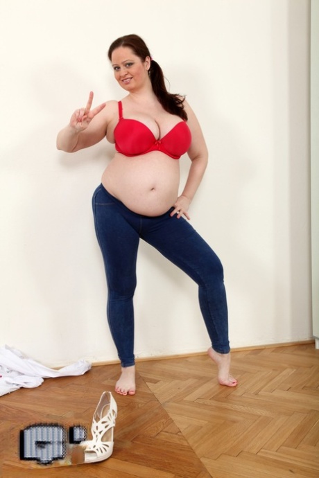 Brunette Czech MILF Sirale Oils Her Big Tits & Her Bulging Pregnant Tummy
