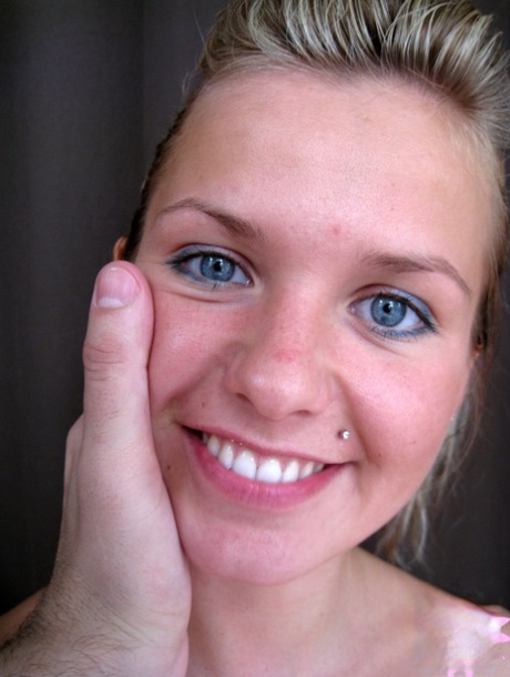 Blue-eyed Babe With A Tongue Piercing Bella Gives POV Head And Gets Facialed