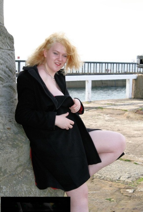 In the past, platinum blonde BBW Bhala Sada only wears bare black clothes.