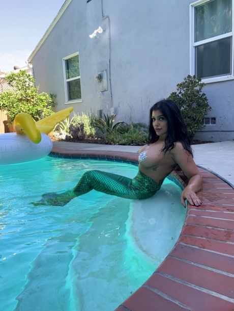 Hot Mermaid Briana Lee Poses Topless & Shows Her Big Tits In A Cosplay Solo