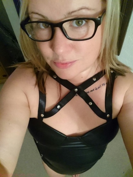 Kinky Hotwife:.