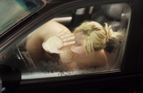 Blonde Backseat Sex - Blonde Car Sex Porn Pics & Naked Photos - PornPics.com