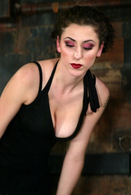 Psychic Pussy Nyomi zen, Princess Donna Dolore, Wi-Fi and TV are all present in the world of entertainment.