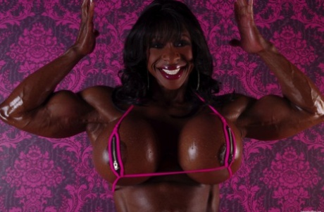 Black Bodybuilder Yvette Bova Unveils Her Massive Breasts & Shows Her Muscles