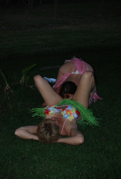 Playful Swinger Wives Tracy Lick & Dee Rimming Each Other Outdoors