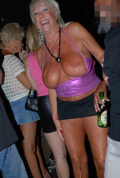 In an age-appropriate club, Tracy Lick and her friends bared their big tits and went black.