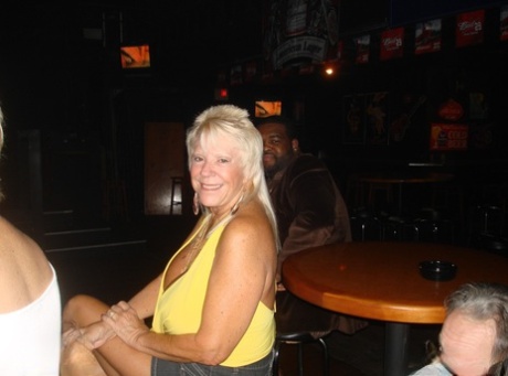 Blonde Amateur Mature Shows Her Shaved Clam In The Swinger Night Club