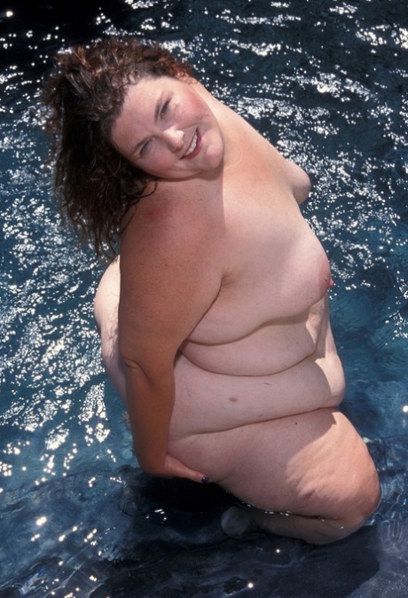 Playful BBW Aurora Spivey Washes Her Huge Body And Pussy In The Pool