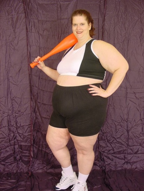 With a baseball bat, Naughty SBBW treats her hairy female partner to an all-consuming hobby.