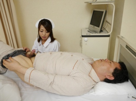 Sweet Asian Nurse Reina Wamatsu Gives A Fabulous Blowjob To Her Patient