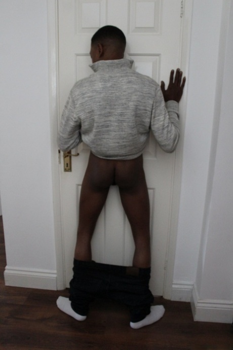 British grandmother Lacey Starr is subjected to a small black boy who beat her with their big bellies and ass.