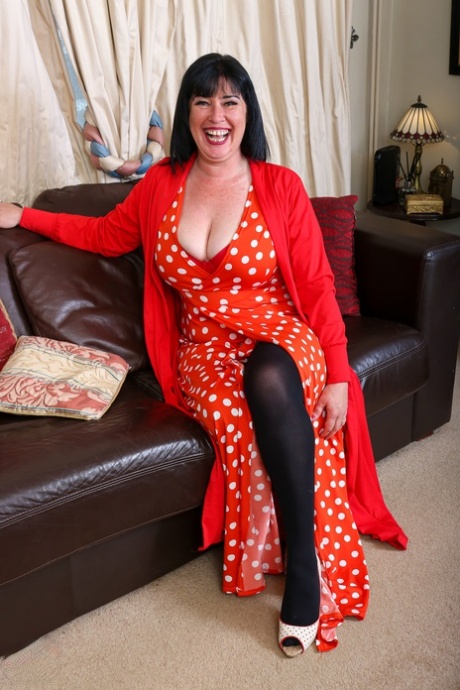 Chubby Mature In A Red Dress Dante White Shows Her Big Tits And Blows A Cock