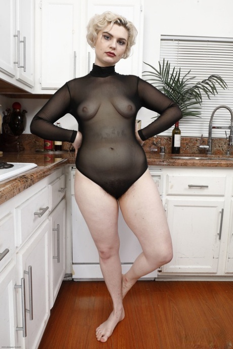 Chubby Blonde Quinn Helix Strips & Flaunts Her Big Ass & Holes In The Kitchen