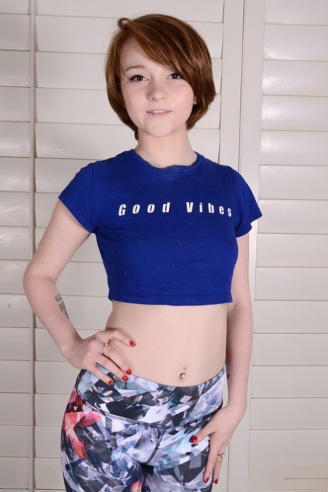 Petite Teen Short Hair - Short Hair Redhead Porn Pics - PornPics.com