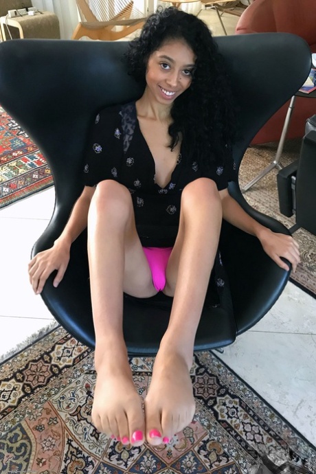 Ebony With Tiny Tits Jada Doll Unveils Her Slim Figure And Poses In A Solo
