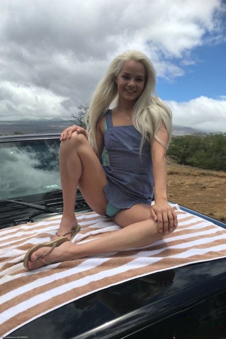 Amateur Teen With A Swollen Twat Elsa Jean Undresses And Poses In A Solo