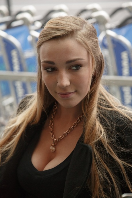Amateur Teen Kendra Sunderland Flashes Panty-clad Ass & Pierced Tits In Public