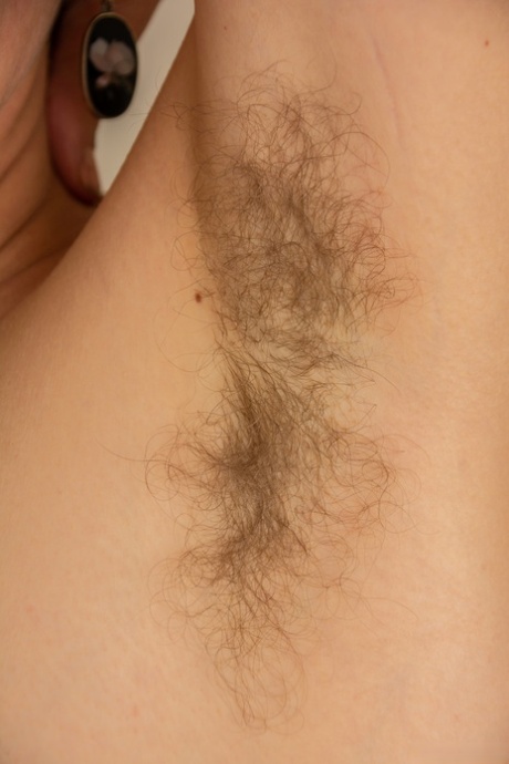 Curvy Amateur Cookie Peels Off Her Outfit & Displays Her Hairy Pussy Up Close