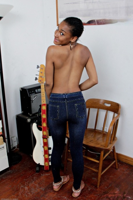 Slender Ebony Amateur Jazzy Enjoys Teasing And Playing With Toys For Camera